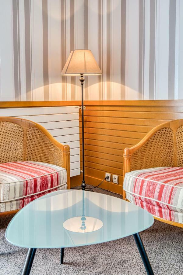 Hotel Le Berry Saint-Nazaire Exteriör bild